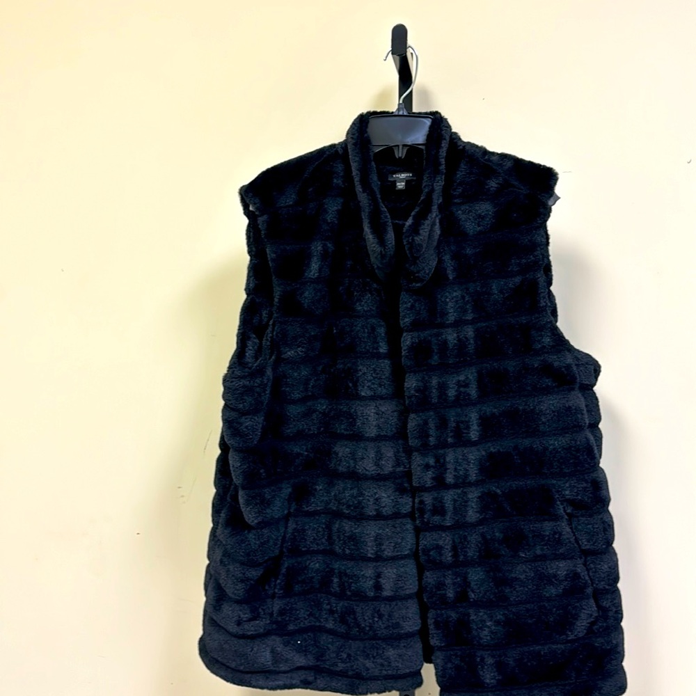Plus size Talbots black faux fur vest